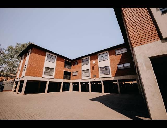 750M² BED & BREAKFAST FOR SALE IN RUSTENBURG CENTRAL